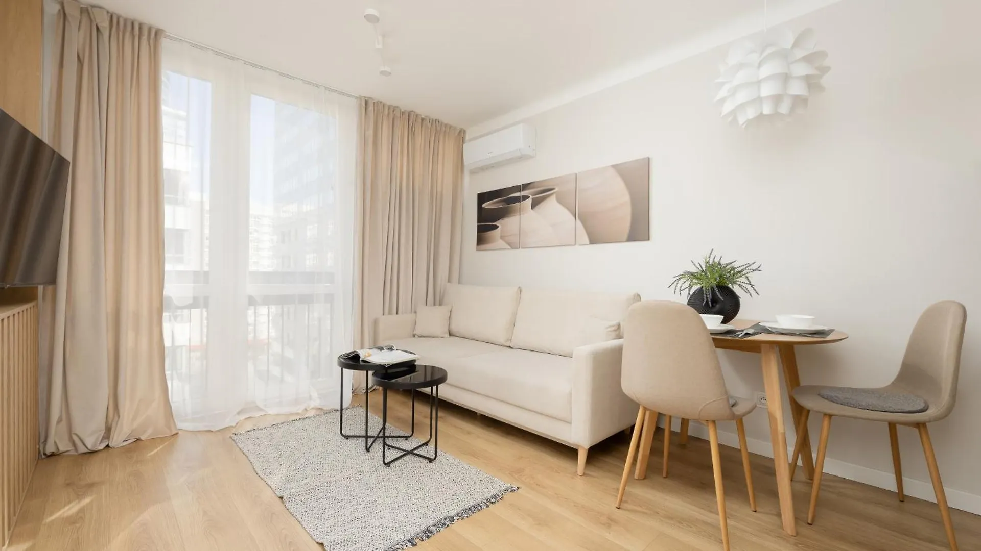 Pereca Stylish Apartment Warsaw & Air Conditioning By Rent Like Home 0*,  Πολωνία